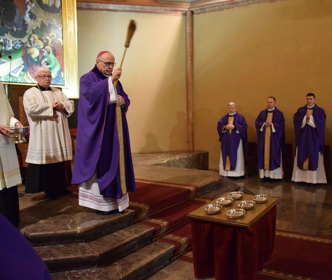Biskup Włocławski przewodniczył Mszy św. na rozpoczęcie Wielkiego Postu