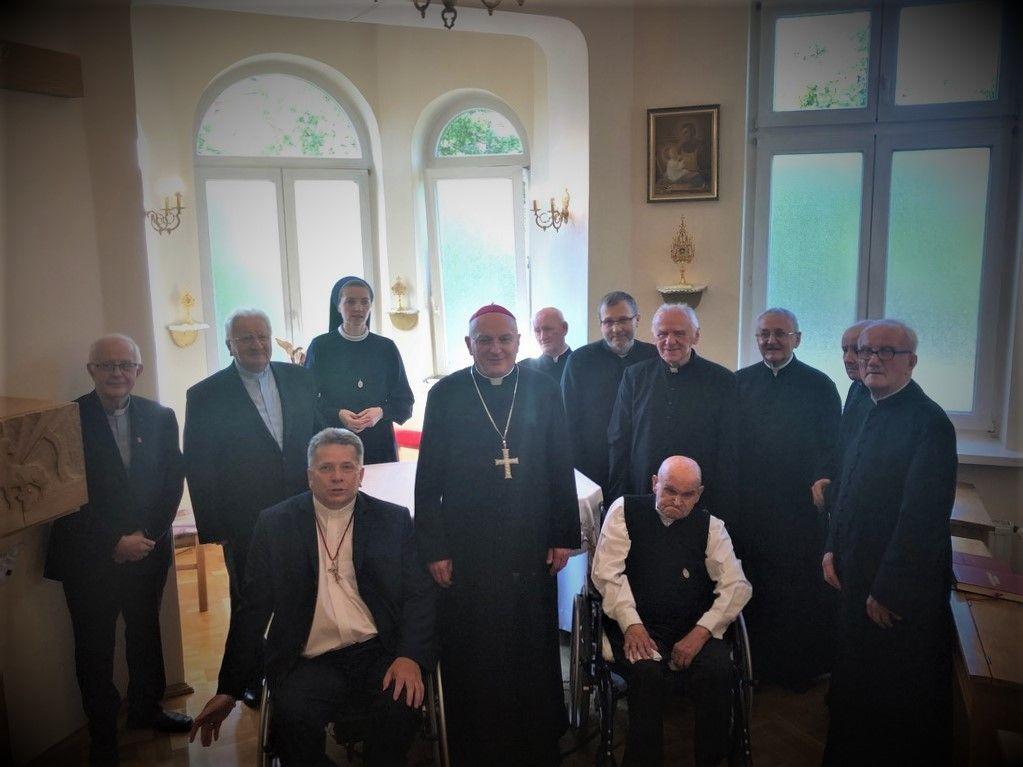 Ciechocinek: Biskup Włocławski w Domu Samotnej Matki i u księży seniorów