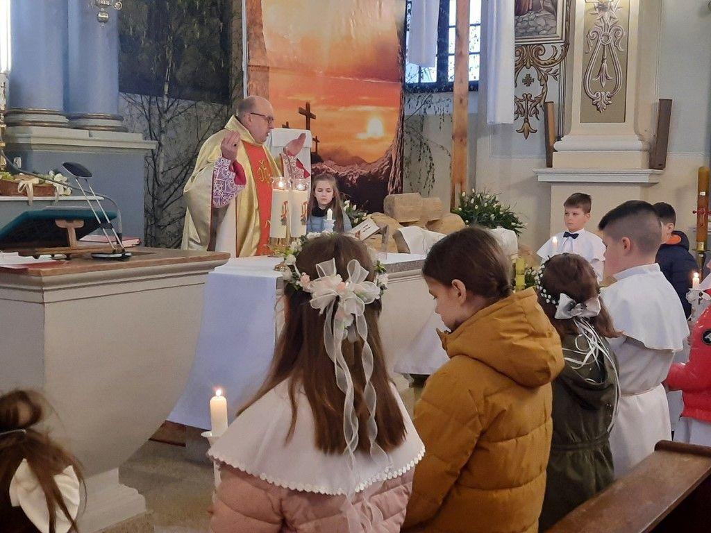 Komunia św. rocznicowa w parafii Kowale Pańskie