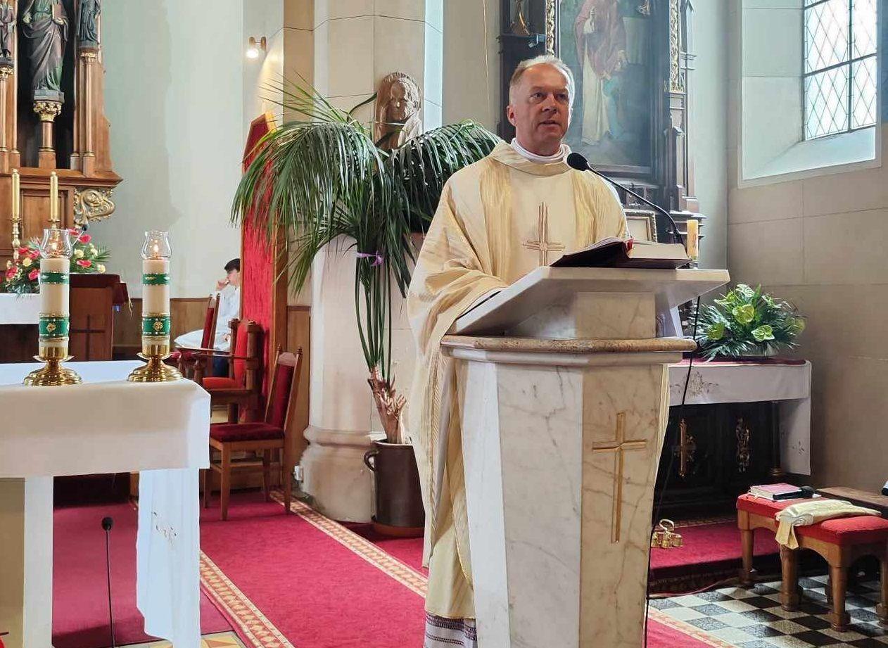 Kanclerz Kurii w Chodczu: Kościół trzeba kochać!