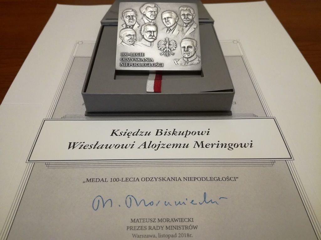 Biskup Włocławski odznaczony Medalem Stulecia Odzyskania Niepodległości