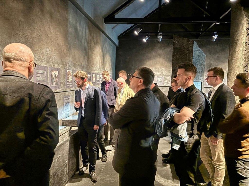 Alumni WSD zwiedzili Muzeum Kulmhof