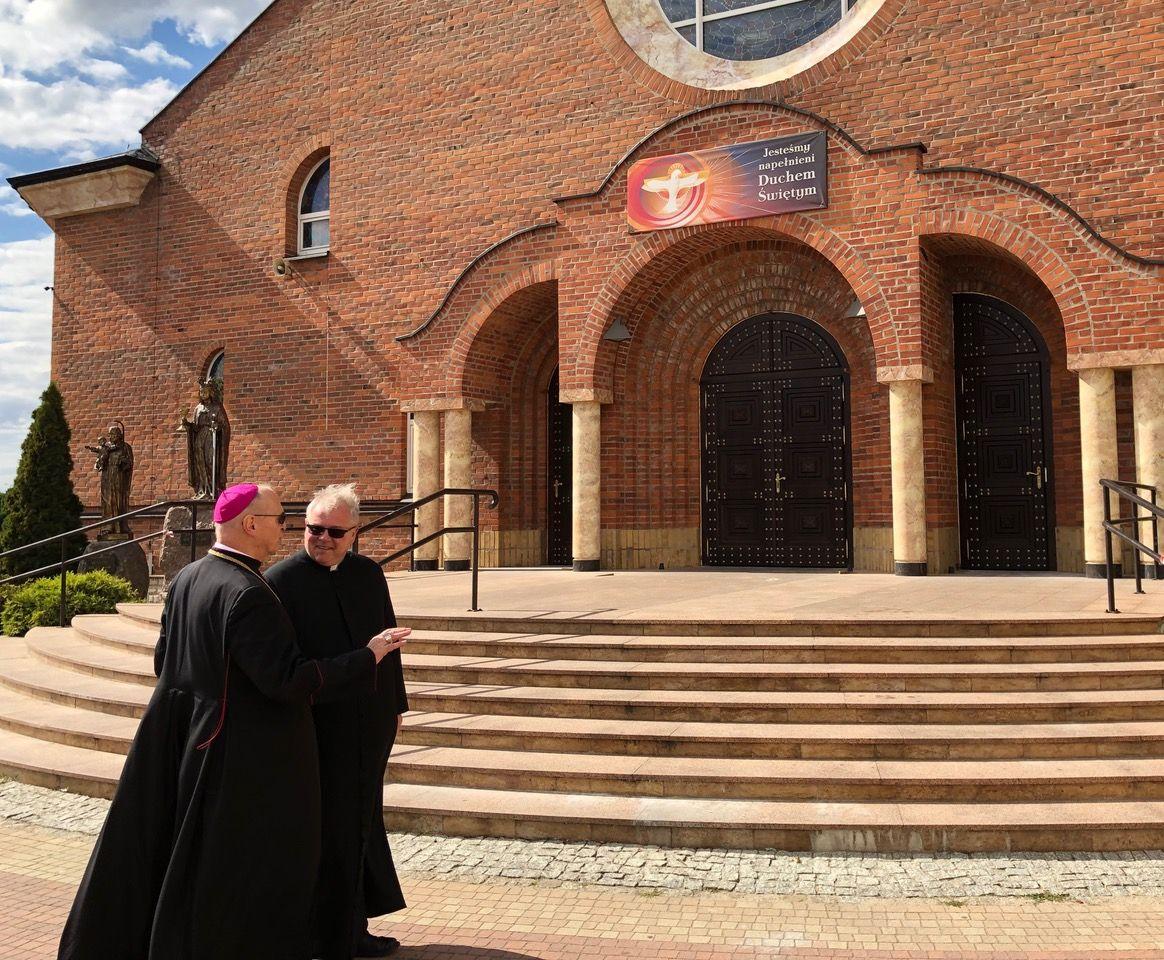 Biskup Włocławski nawiedził kościół św. Barbary w Turku