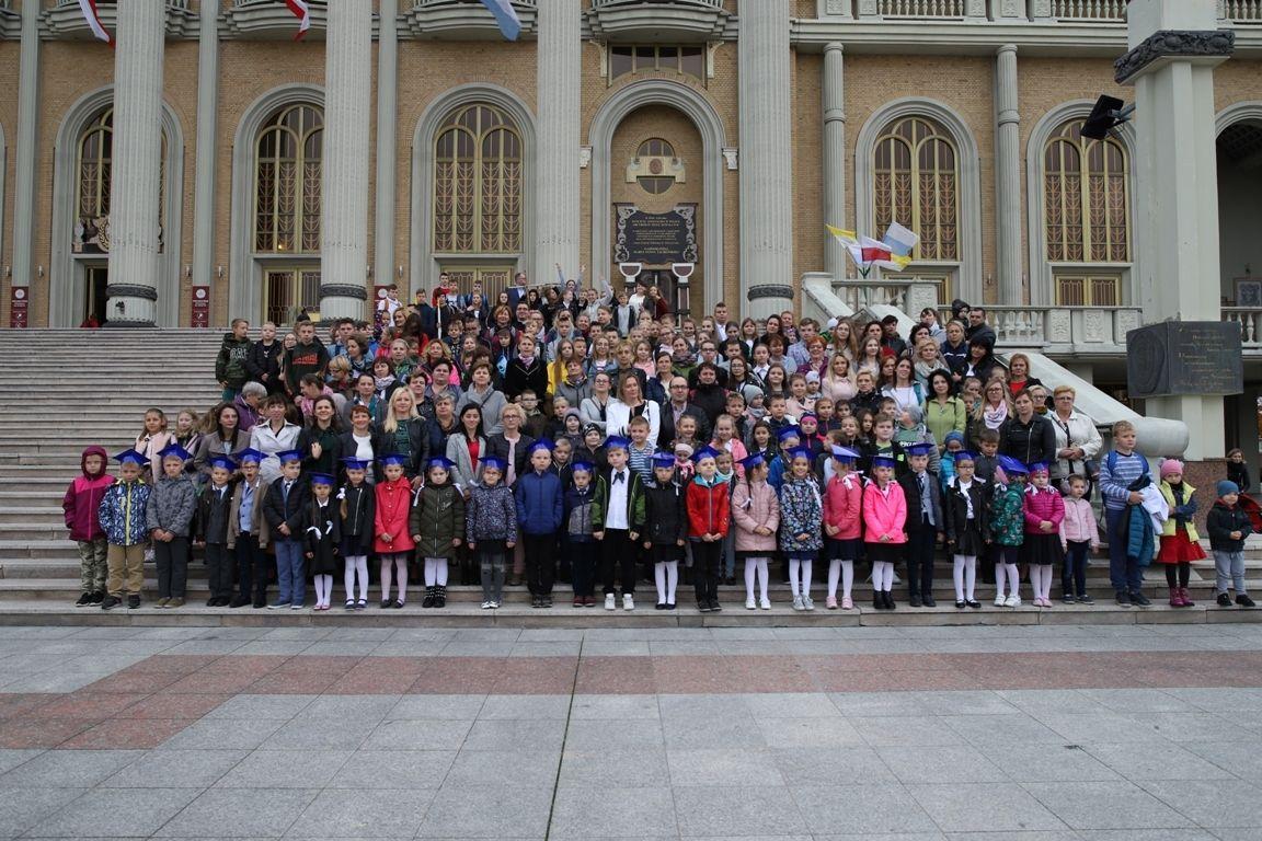 Licheń. Uczniowie Szkoły Podstawowej im. św. Jana Pawła II w Wysokiem przybyli do sanktuarium