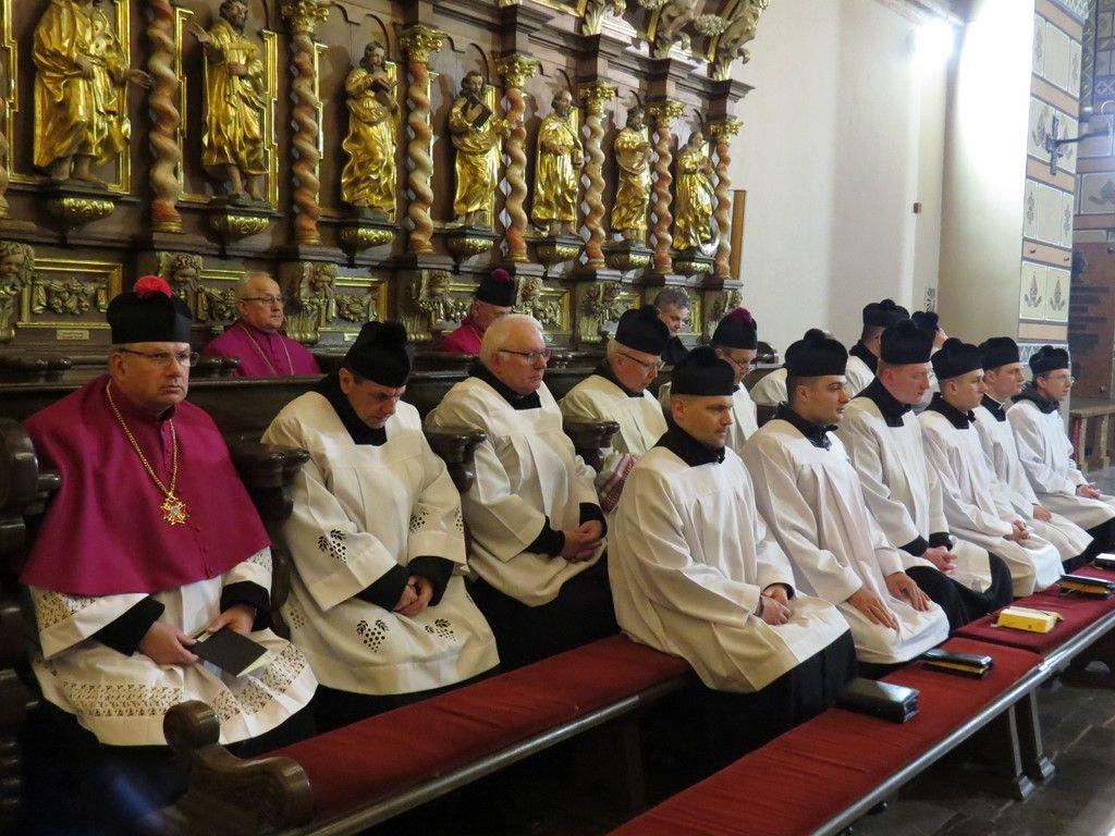 Modlitwa brewiarzowa we włocławskiej katedrze