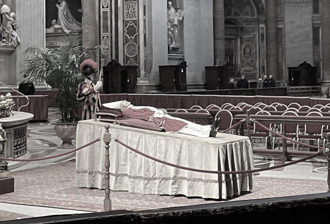 W godzinie rozpoczęcia pogrzebu Benedykta XVI w kościołach diecezji zabrzmią dzwony