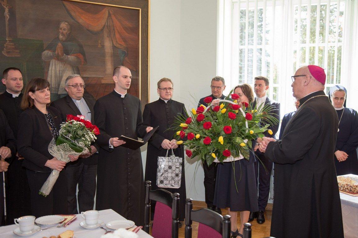Życzenia od najbliższych współpracowników dla Biskupa Włocławskiego w rocznicę ingresu
