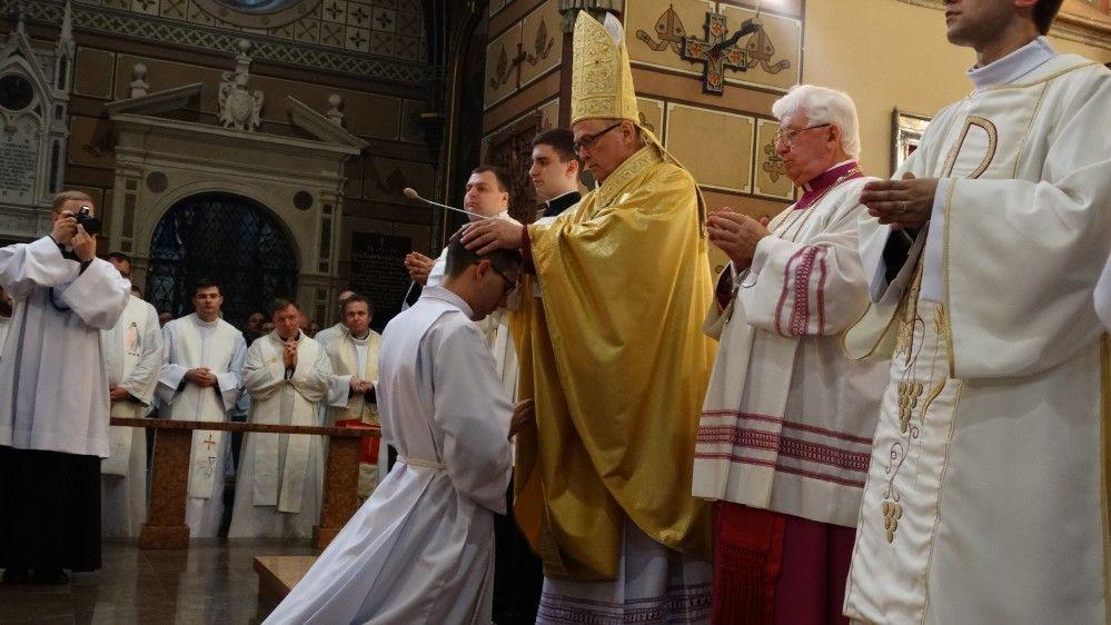 Bp Mering: 450 lat seminarium zobowiązuje, by nie ustawać w modlitwie o powołania
