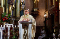 Russocice: Jezus Miłosierny - Boski Lekarz idący z pomocą