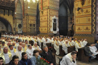 Bp Mering podczas Mszy Krzyżma: Katedra jest miejscem wzrastania powołania