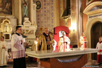 Bp Mering w Kramsku: ołtarz jest symbolem Chrystusa, którego nauka jest jednolita i niezmienna