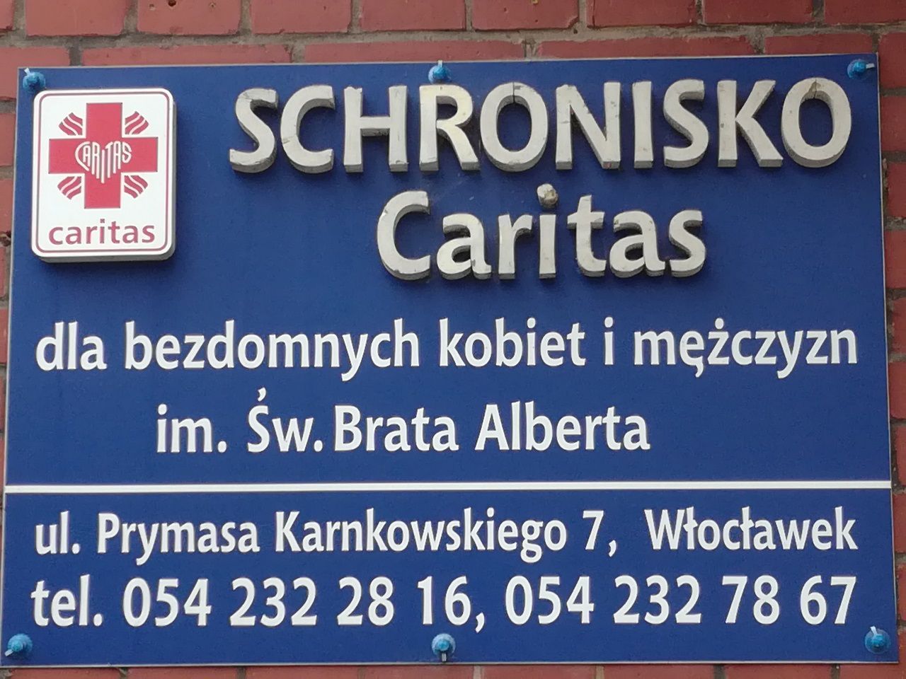 Włocławek: ogrzewalnia i schroniska Caritas przyjmą każdego potrzebującego schronienia