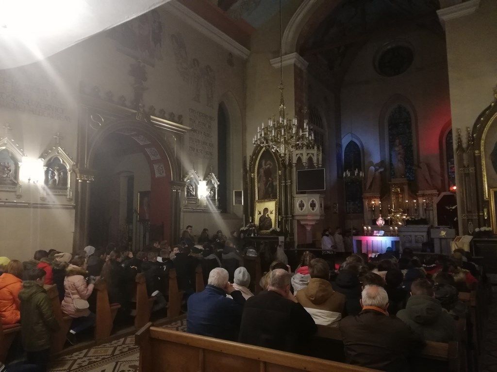 Osięciny. Skupienie młodzieży i ministrantów dekanatu bądkowskiego przed Adwentem