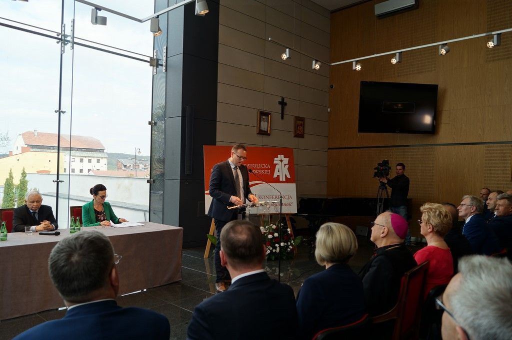 Konferencja pt.: „Być Polakiem - duma i powinność” we Włocławku