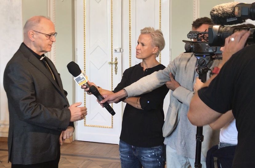 Bp Mering o atakach na Kościół: nie wolno milczeć, ale odważnie zło nazywać złem