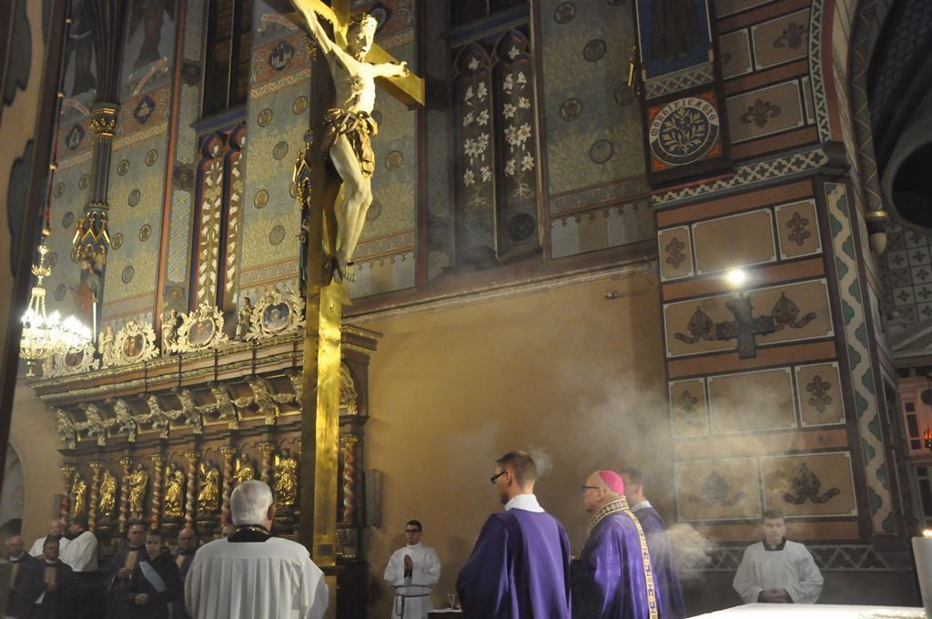 Włocławek: bp Mering modlił się za wiernych zmarłych