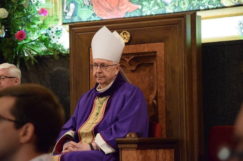 Przewodniczący KEP: proszę o uwzględnienie ograniczenia do 5 uczestników zgromadzeń religijnych
