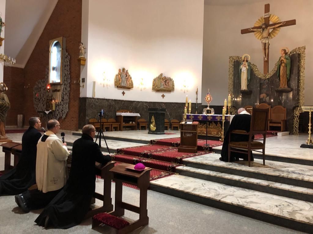 Ks. bp Wiesław Mering dokonał aktu zawierzenia diecezji Panu Bogu i Matce Bożej