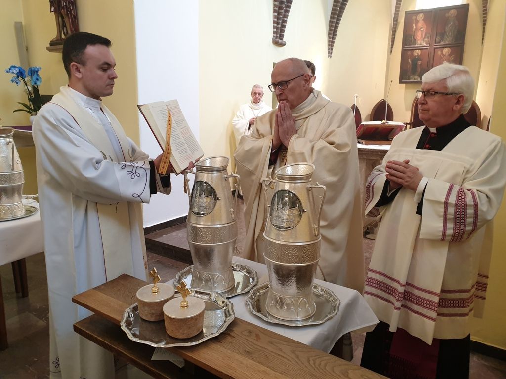 Bp Mering do kapłanów: otrzymaliśmy godność kapłańską, by być świadkami Chrystusa