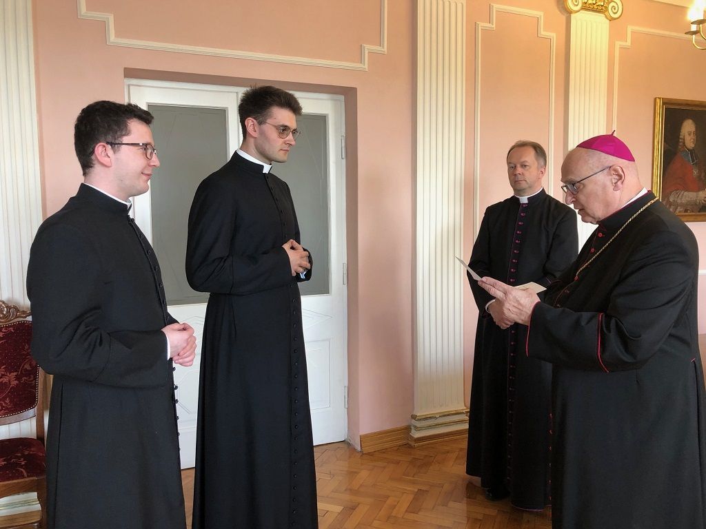 Biskup Włocławski skierował dwóch księży na studia specjalistyczne