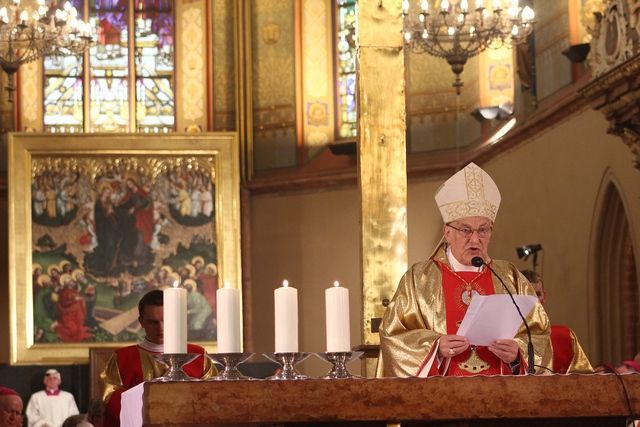 Śp. kard. Grocholewski: w imieniu Ojca Świętego, modlę się i życzę, byście kochali tę katedrę (homilia – przypomnienie)