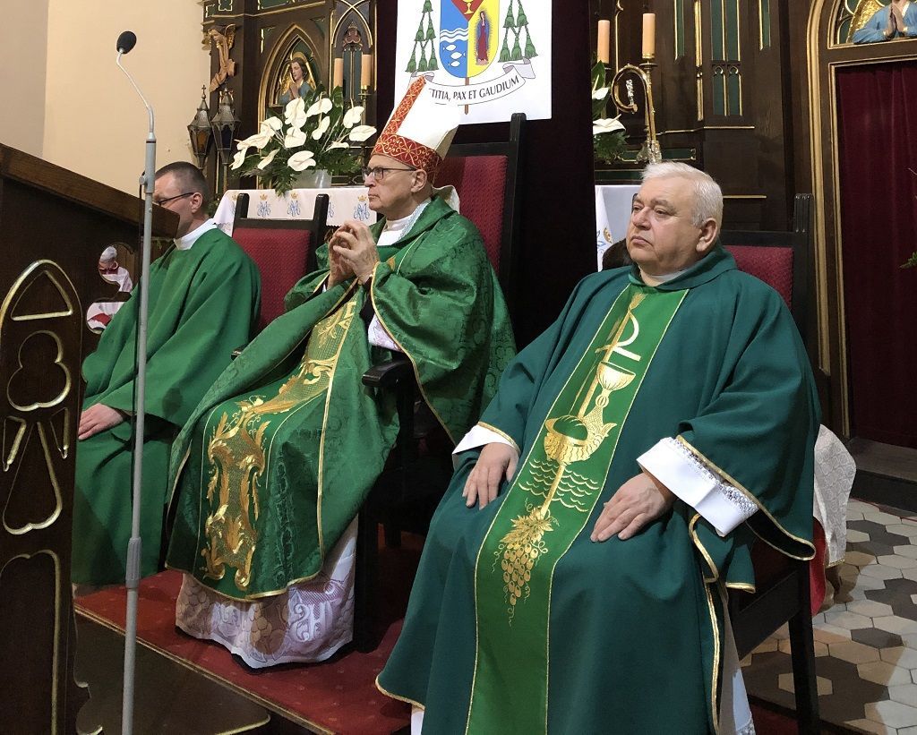 Bp Mering w Zgierzu: Miłosierdzie Boże jest miłością pochyloną nad bólem człowieka
