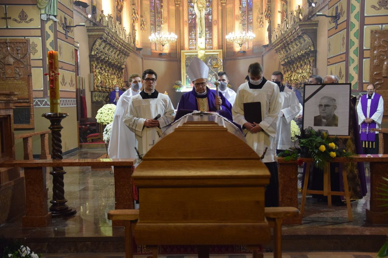 Odszedł po cichu – ostatnie pożegnanie śp. ks. prał. Józefa Nowaka