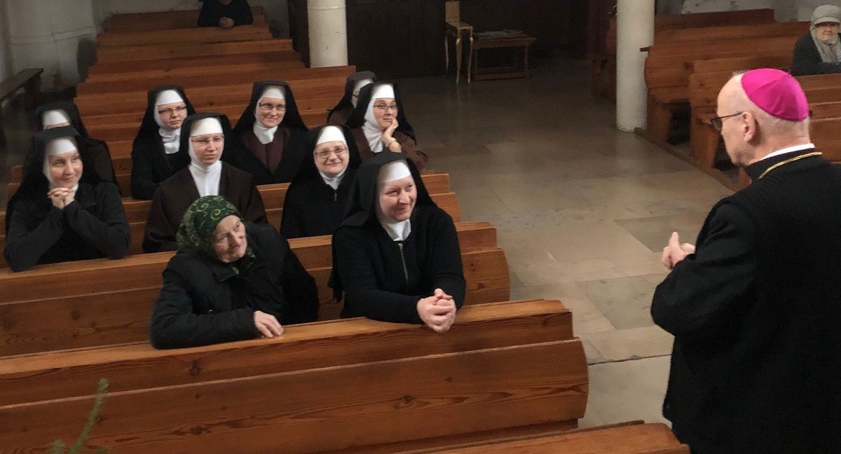 Ks. bp Mering w Warcie: w Jezusie Bóg uczynił ludzkość swoją świątynią