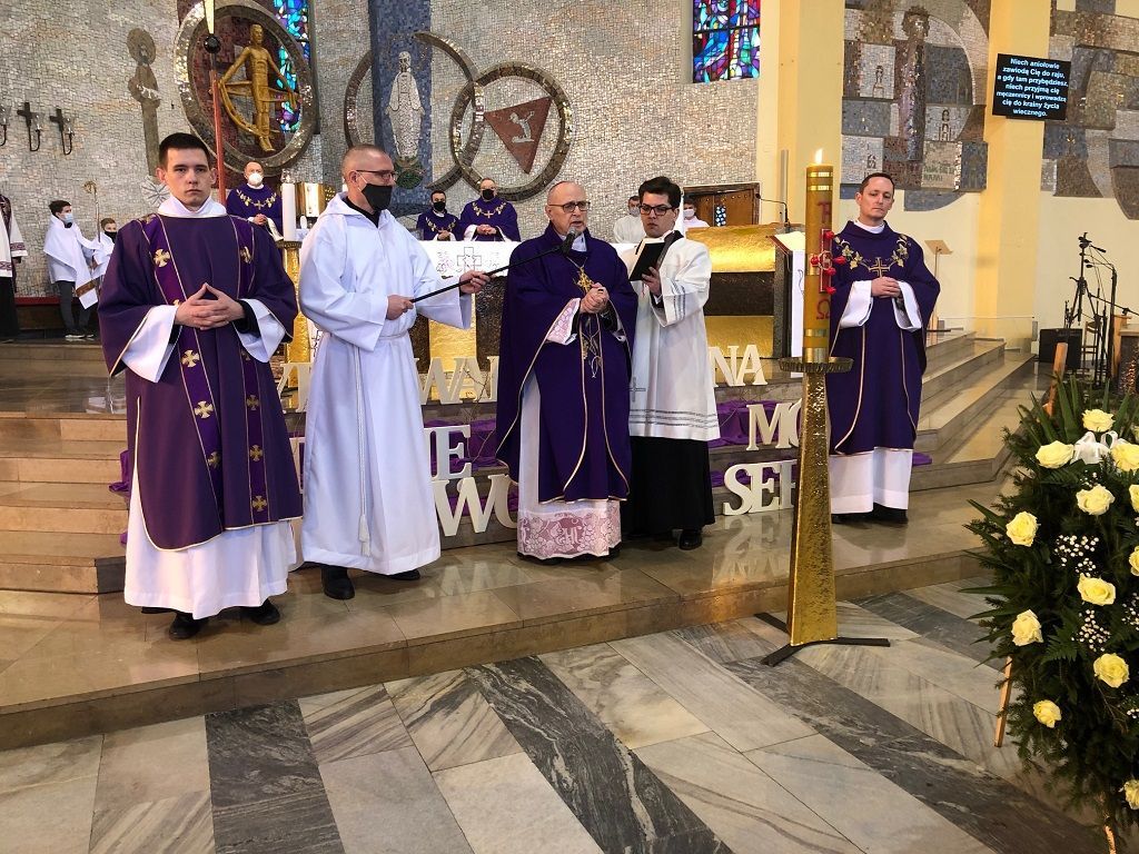 Ks. bp W. Mering: życie, które kończy się na ziemi, zaczyna się w Chrystusie