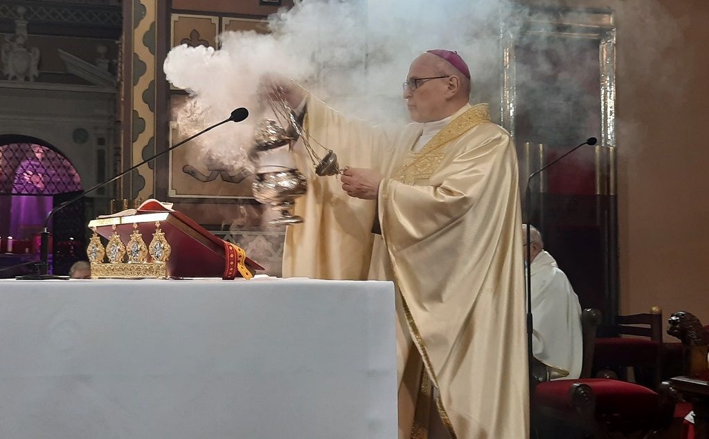 Biskup Włocławski przewodniczył Mszy Wieczerzy Pańskiej w bazylice katedralnej
