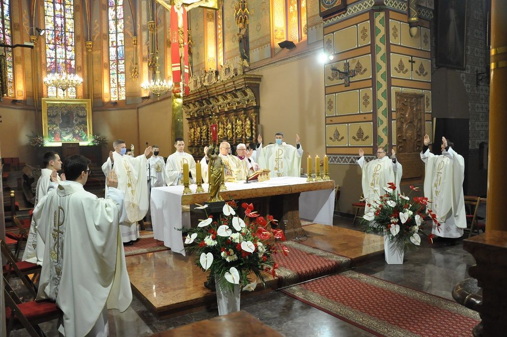 Ks. bp Mering przewodniczył Mszy św. za Ojczyznę