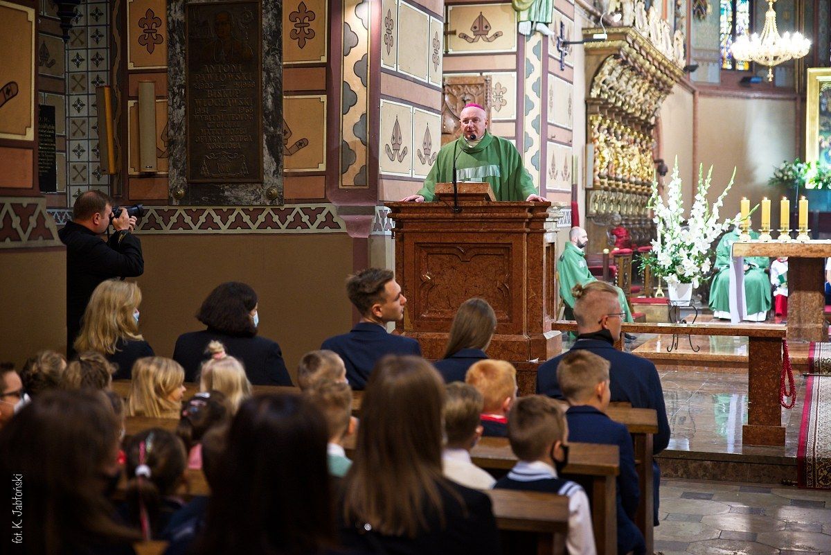 Bp Wętkowski: szkoła to formowanie człowieka, który uczyni świat lepszym