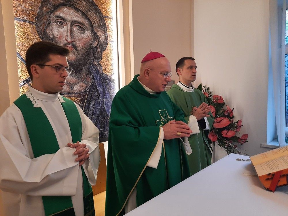 Bp Wętkowski modlił się z podopiecznymi schroniska dla bezdomnych
