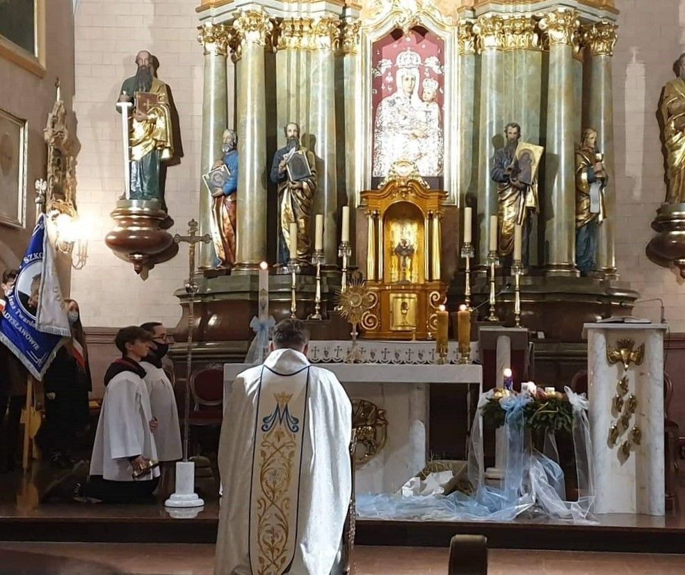 Russocice: zawierzenie Niepokalanemu Sercu Maryi szkół gminy Władysławów