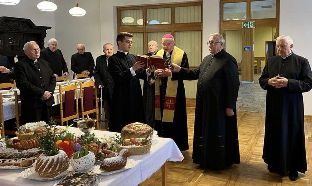 Świąteczne wizyty księży biskupów