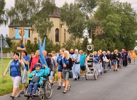 Piesza Pielgrzymka z Dzierżaw wyruszyła na Jasną Górę