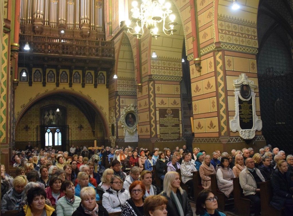 Włocławek: jubileuszowa pielgrzymka Kół Żywego Różańca do katedry