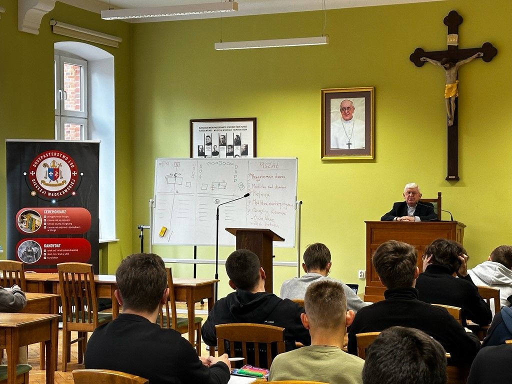 Włocławek: rozpoczął się kurs ceremoniarzy