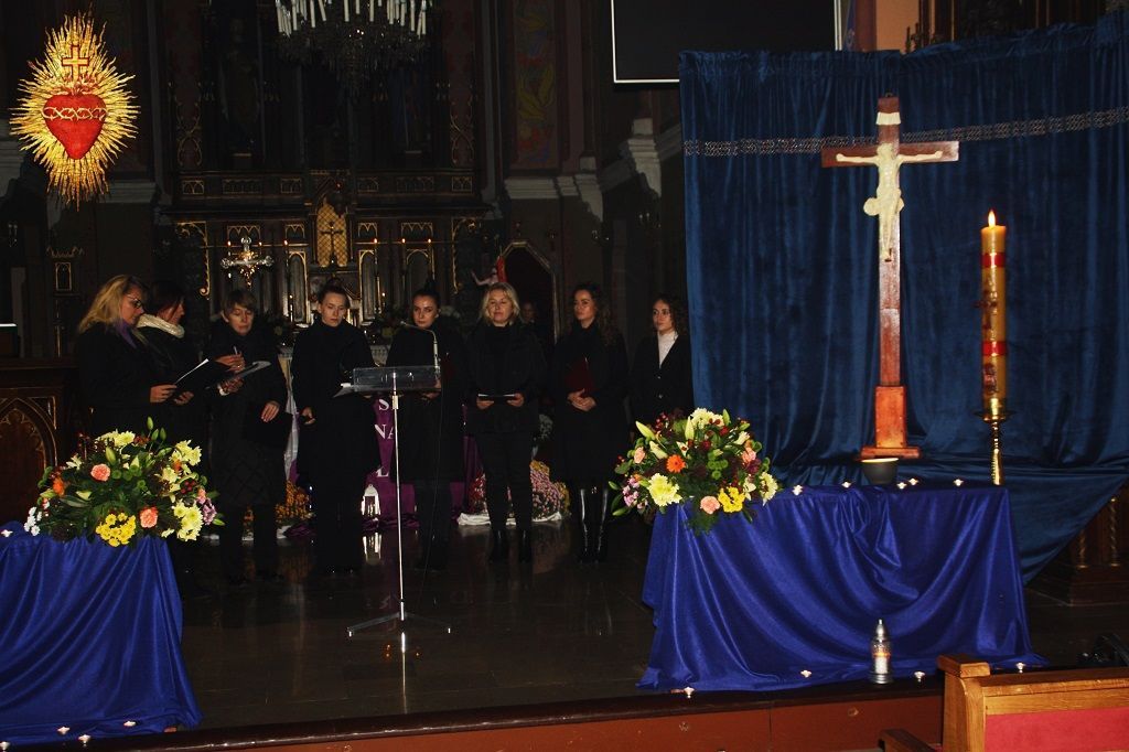 Zaduszkowa wieczornica w Lubieniu Kujawskim
