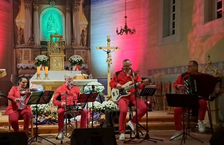 Tryptyk niepodległościowy w Korczewie