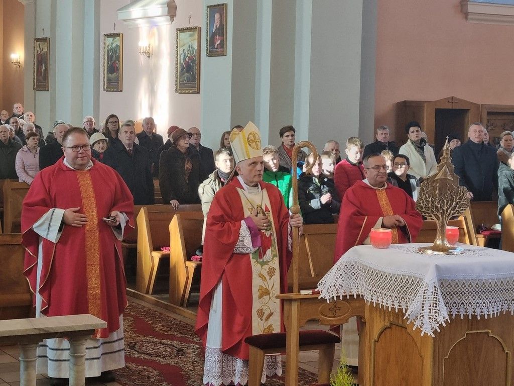 Dobra: wprowadzenie relikwii bł. Rodziny Ulmów