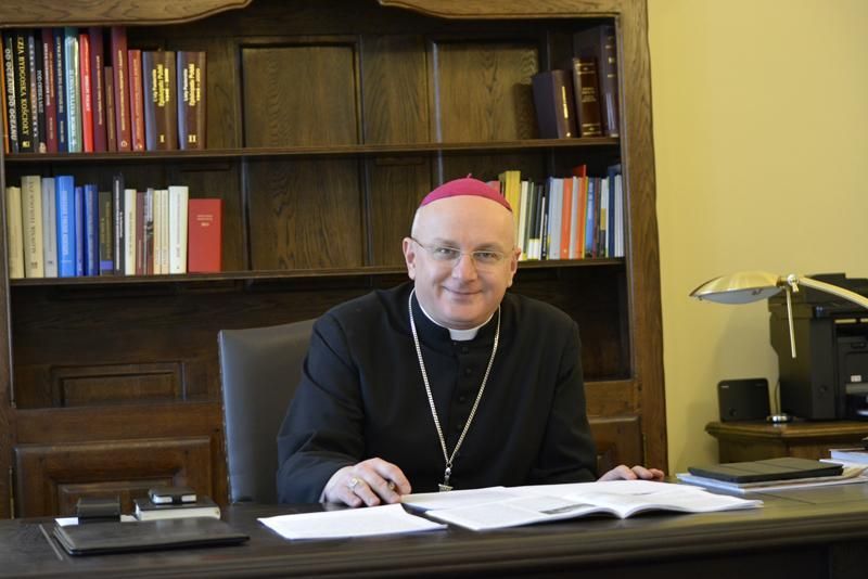 Bp Wętkowski w Liście Pasterskim: w świecie pełnym agresji został nam dany pasterz, prowadzący do życia solidarnego i wolnego
