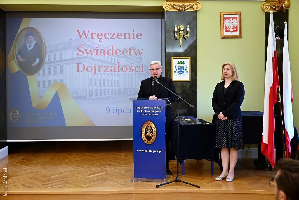 Włocławek: Rozdanie świadectw maturalnych w "Długoszu"