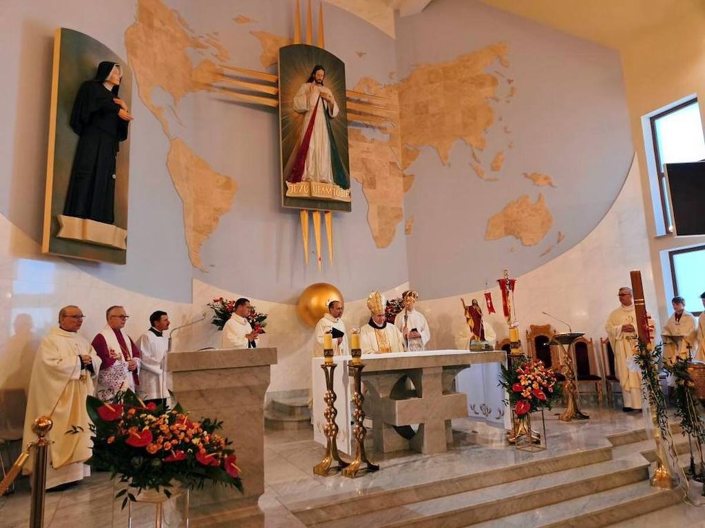 Świnice Warckie: Niedziela Miłosierdzia Bożego i święto patronalne Caritas