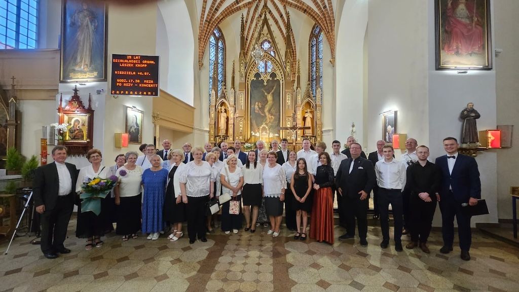 Chór z Włocławka uświetnił jubileusz 25-lecia pracy organistowskiej Leszka Knoppa w Sulechowie