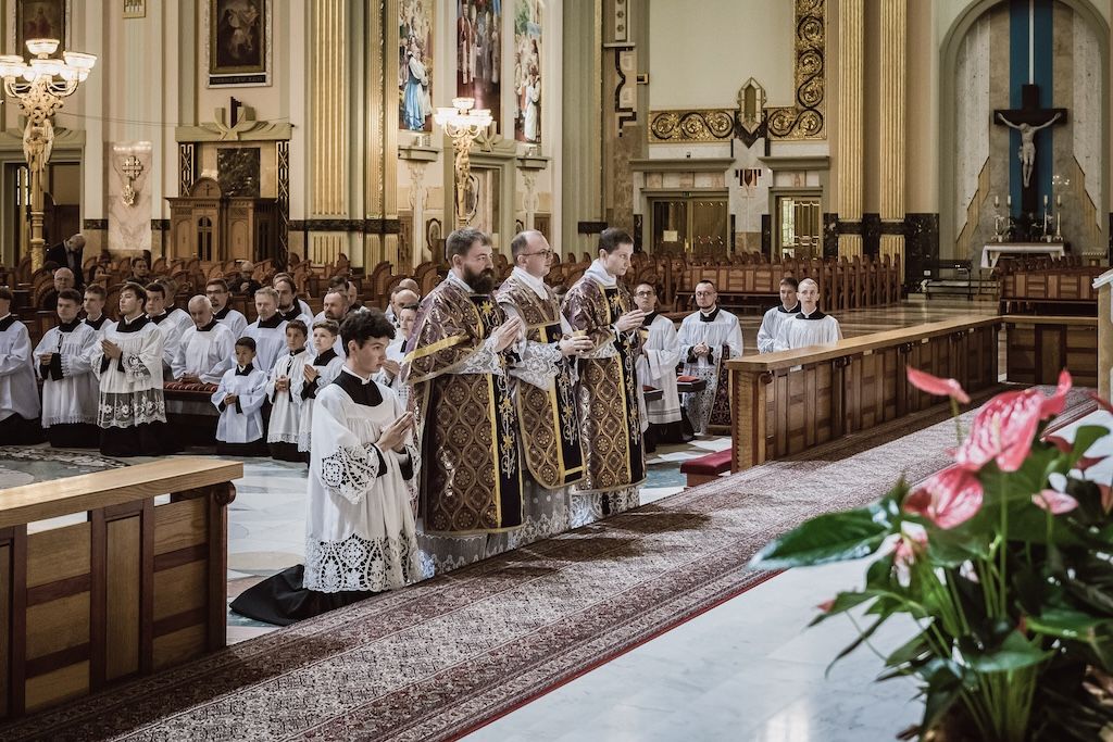 W odpowiedzi na apel papieża Leona XIV uczestnicy warsztatów „Ars Celebrandi” modlili się o pokój