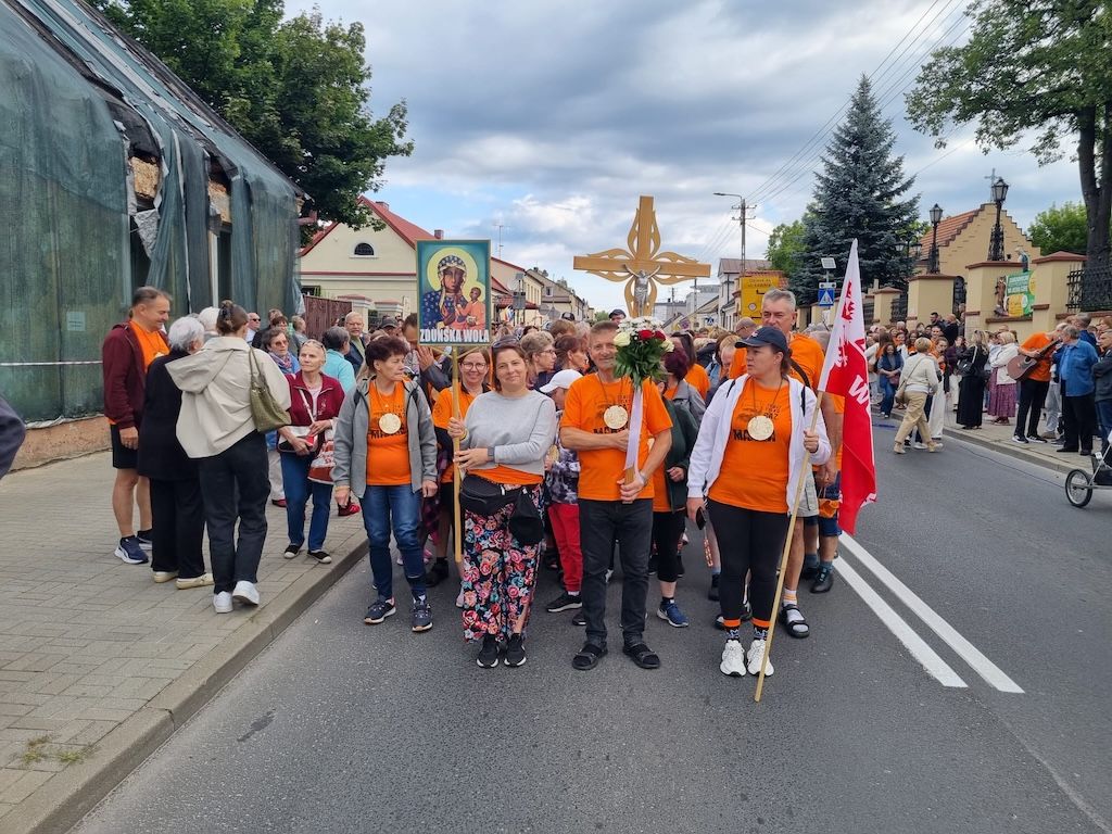 Druga grupa pielgrzymów diecezji włocławskiej w drodze na Jasną Górę