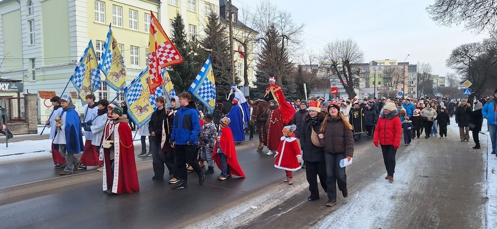 Objawienie Pańskie w diecezji włocławskiej. Tysiące wiernych w Orszakach Trzech Króli
