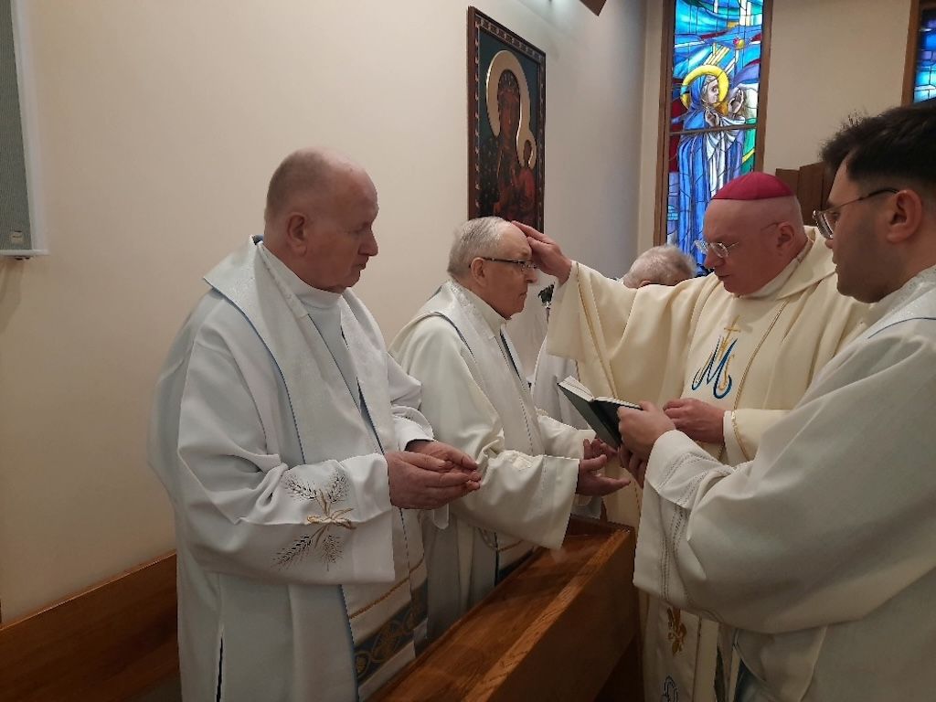 Włocławek: Biskup włocławski udzielił sakramentu namaszczenia chorych księżom seniorom w Michelinie