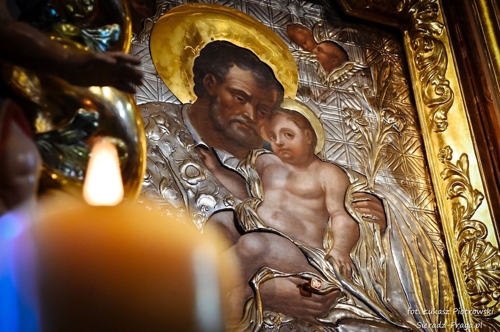 Sieradz u stóp św. Józefa